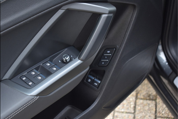 Audi Q3 Sportback 45 TFSI e S-Line 245 Pk Leder Memory Sfeer Navi Matrix 20 Inch Black