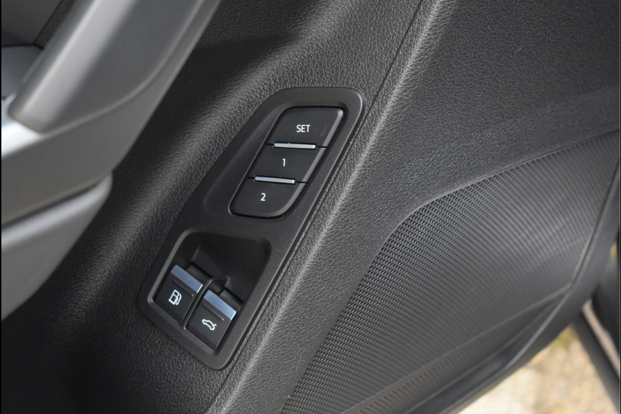 Audi Q3 Sportback 45 TFSI e S-Line 245 Pk Leder Memory Sfeer Navi Matrix 20 Inch Black