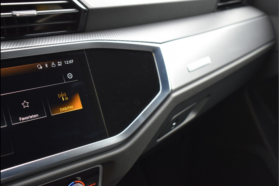 Audi Q3 Sportback 45 TFSI e S-Line 245 Pk Leder Memory Sfeer Navi Matrix 20 Inch Black