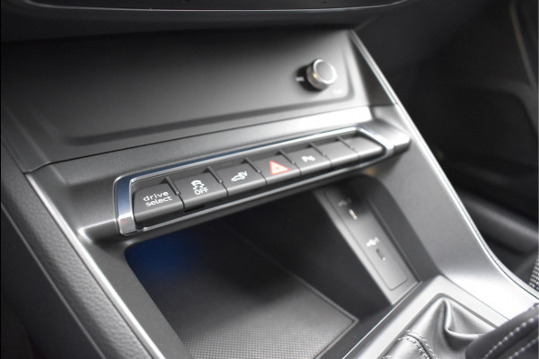 Audi Q3 Sportback 45 TFSI e S-Line 245 Pk Leder Memory Sfeer Navi Matrix 20 Inch Black