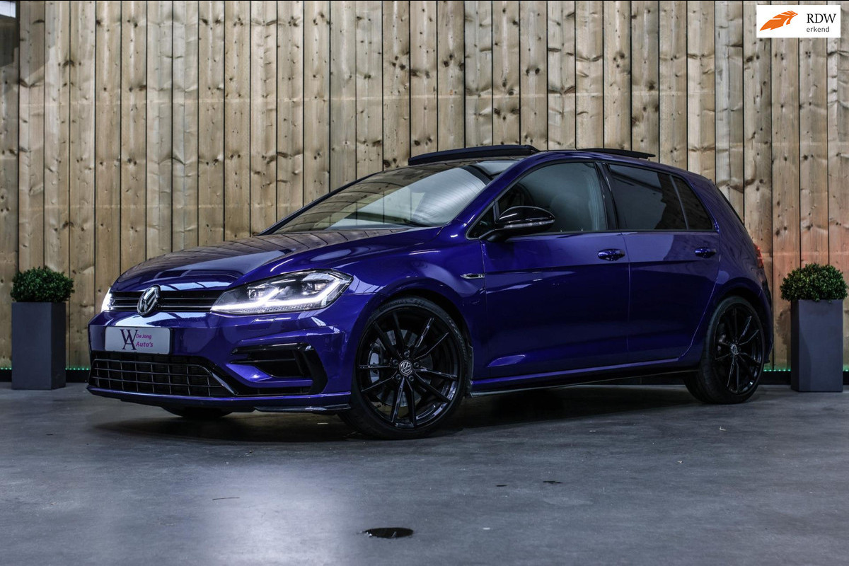 Volkswagen Golf 2.0 TSI 4Motion R *Akra*Pano*DCC*Dynaudio*Camera* Volkswagen Golf 2.0 TSI 4Motion R *Akra*Pano*DCC*Dynaudio*Camera*