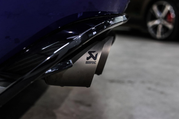 Volkswagen Golf 2.0 TSI 4Motion R *Akra*Pano*DCC*Dynaudio*Camera*