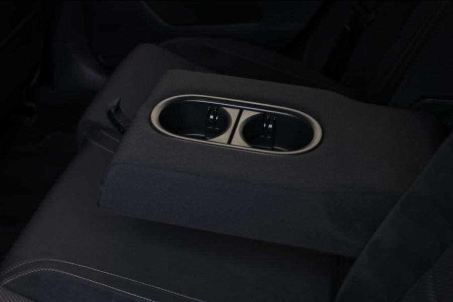 Volkswagen Golf 2.0 TSI 4Motion R *Akra*Pano*DCC*Dynaudio*Camera*