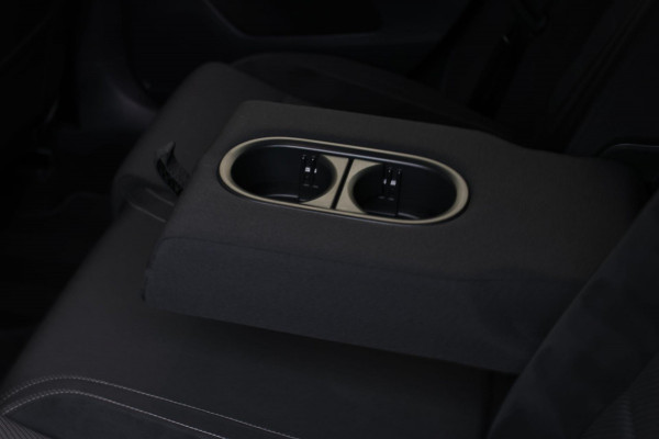 Volkswagen Golf 2.0 TSI 4Motion R *Akra*Pano*DCC*Dynaudio*Camera*