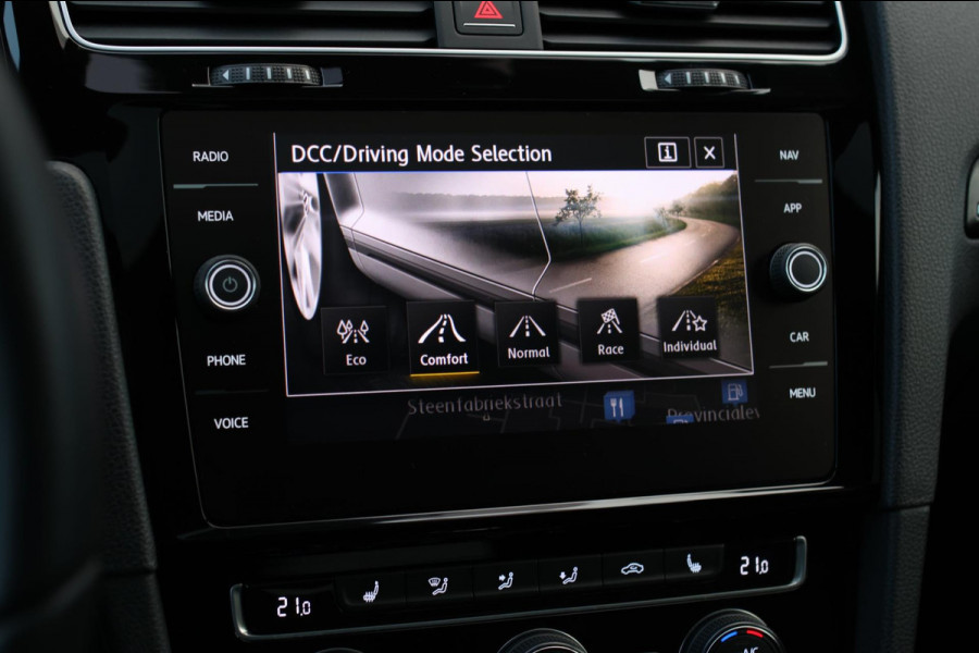 Volkswagen Golf 2.0 TSI 4Motion R *Akra*Pano*DCC*Dynaudio*Camera*