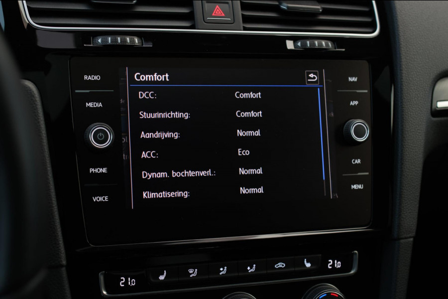 Volkswagen Golf 2.0 TSI 4Motion R *Akra*Pano*DCC*Dynaudio*Camera*