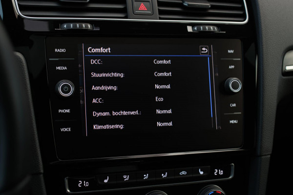 Volkswagen Golf 2.0 TSI 4Motion R *Akra*Pano*DCC*Dynaudio*Camera*