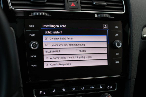 Volkswagen Golf 2.0 TSI 4Motion R *Akra*Pano*DCC*Dynaudio*Camera*