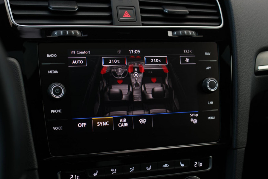 Volkswagen Golf 2.0 TSI 4Motion R *Akra*Pano*DCC*Dynaudio*Camera*