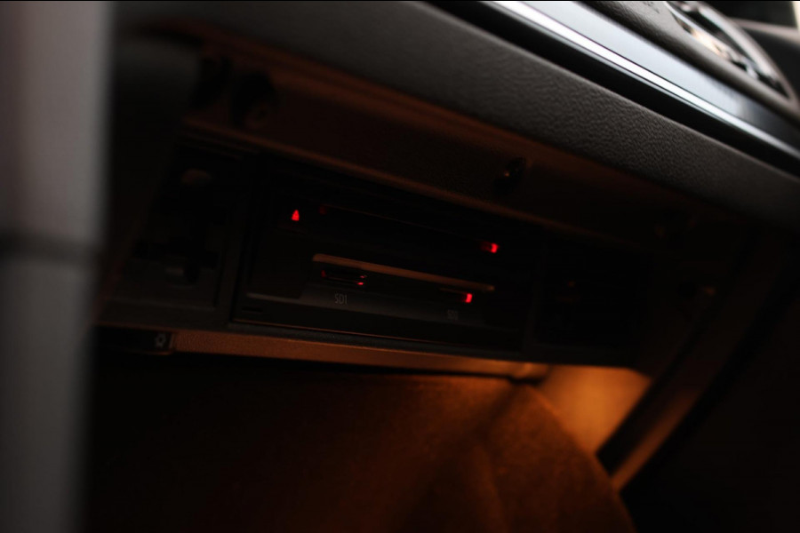 Volkswagen Golf 2.0 TSI 4Motion R *Akra*Pano*DCC*Dynaudio*Camera*