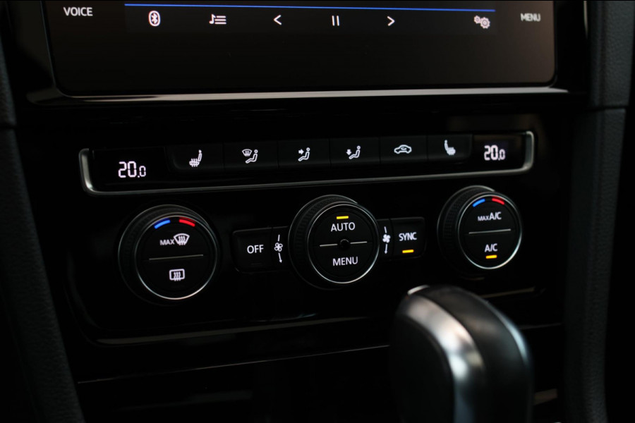 Volkswagen Golf 2.0 TSI 4Motion R *Akra*Pano*DCC*Dynaudio*Camera*