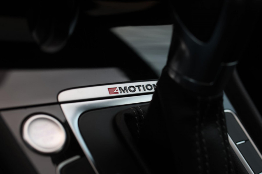 Volkswagen Golf 2.0 TSI 4Motion R *Akra*Pano*DCC*Dynaudio*Camera*