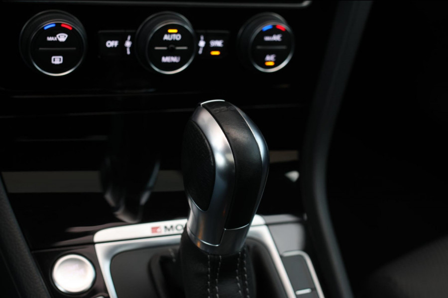 Volkswagen Golf 2.0 TSI 4Motion R *Akra*Pano*DCC*Dynaudio*Camera*