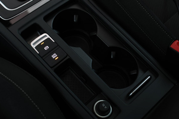 Volkswagen Golf 2.0 TSI 4Motion R *Akra*Pano*DCC*Dynaudio*Camera*