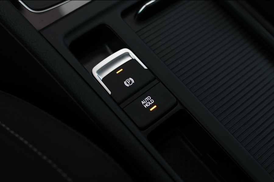 Volkswagen Golf 2.0 TSI 4Motion R *Akra*Pano*DCC*Dynaudio*Camera*