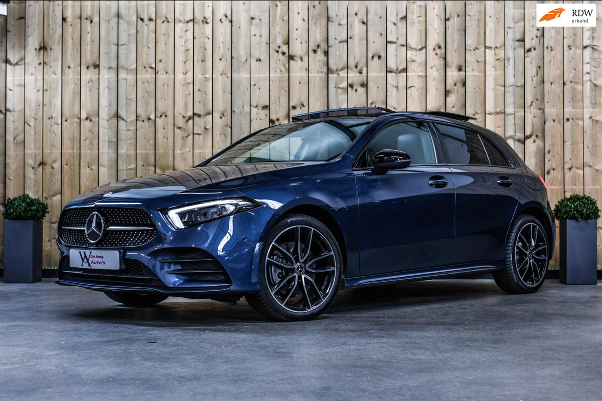 Mercedes-Benz A-Klasse 250 e AMG *Pano*Night*360 Camera*Elek. Stoelen* Mercedes-Benz A-Klasse 250 e AMG *Pano*Night*360 Camera*Elek. Stoelen*