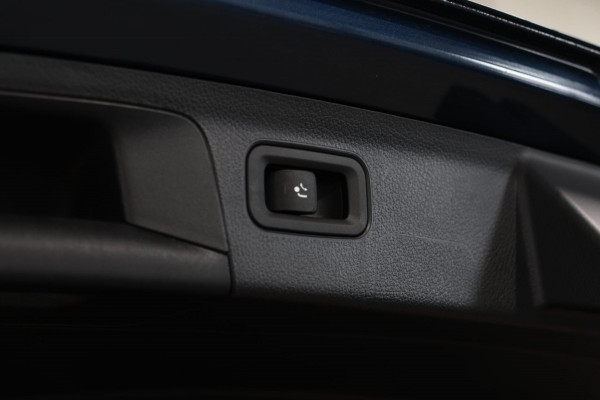 Mercedes-Benz A-Klasse 250 e AMG *Pano*Night*360 Camera*Elek. Stoelen*