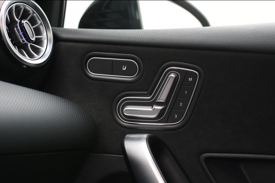 Mercedes-Benz A-Klasse 250 e AMG *Pano*Night*360 Camera*Elek. Stoelen*