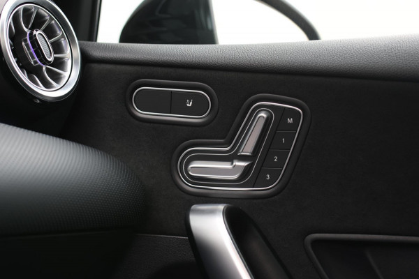 Mercedes-Benz A-Klasse 250 e AMG *Pano*Night*360 Camera*Elek. Stoelen*