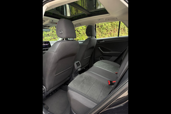 Volkswagen T-Roc 1.5 TSI Style CarPlay Panorama Volkswagen T-Roc 1.5 TSI Style CarPlay Panorama