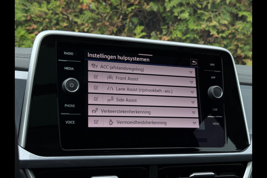 Volkswagen T-Roc 1.5 TSI Style CarPlay Panorama Volkswagen T-Roc 1.5 TSI Style CarPlay Panorama
