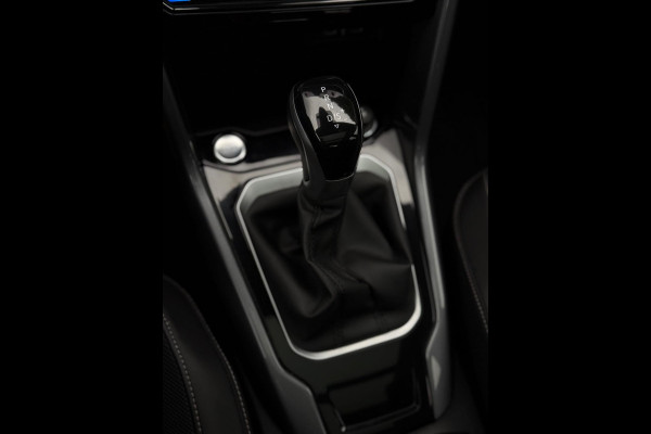 Volkswagen T-Roc 1.5 TSI Style CarPlay Panorama Volkswagen T-Roc 1.5 TSI Style CarPlay Panorama