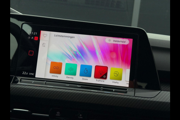 Volkswagen Golf 1.5 eTSI 3x R-Line CarPlay Camera