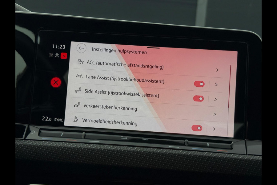 Volkswagen Golf 1.5 eTSI 3x R-Line CarPlay Camera