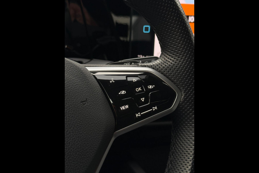 Volkswagen Golf 1.5 eTSI 3x R-Line CarPlay Camera