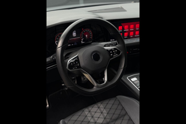 Volkswagen Golf 1.5 eTSI 3x R-Line CarPlay Camera