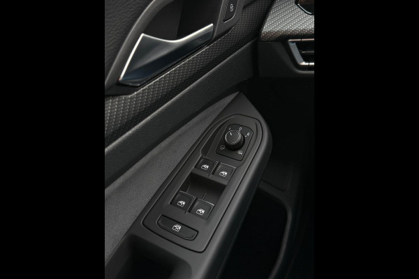 Volkswagen Golf 1.5 eTSI 3x R-Line CarPlay Camera