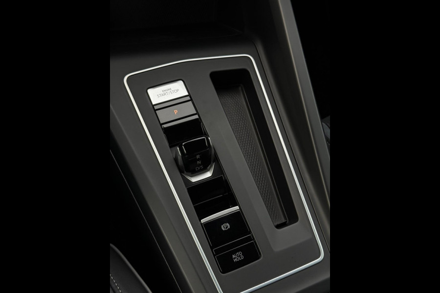 Volkswagen Golf 1.5 eTSI 3x R-Line CarPlay Camera