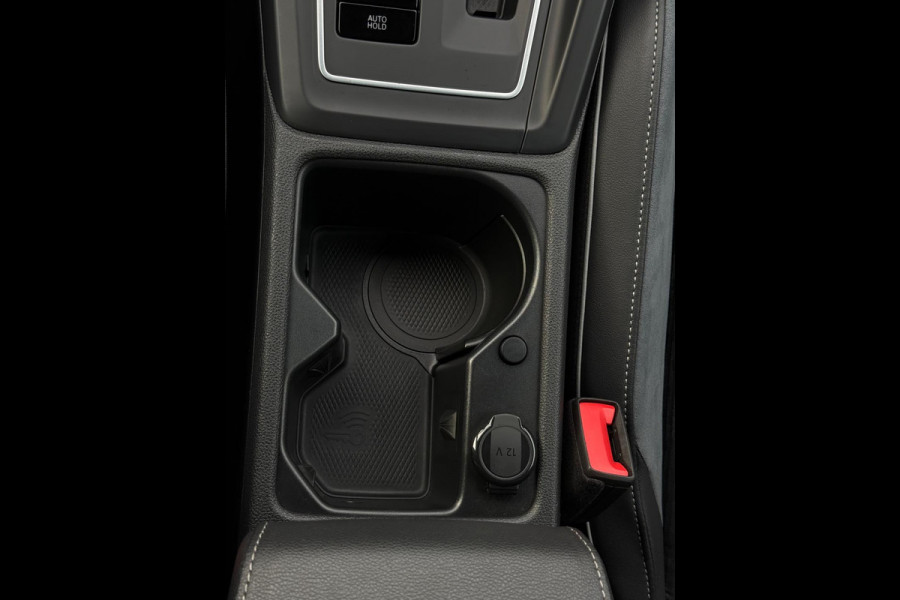 Volkswagen Golf 1.5 eTSI 3x R-Line CarPlay Camera