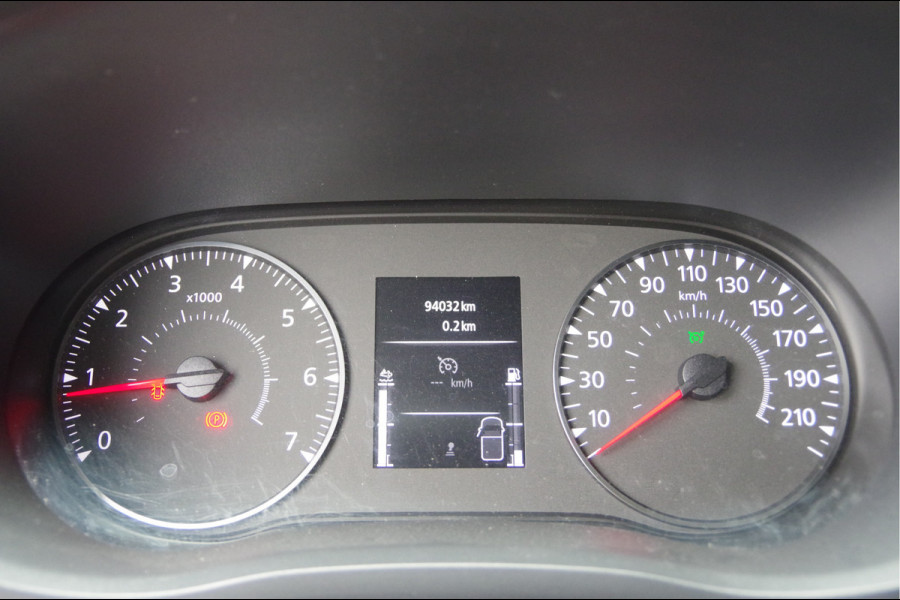 Renault Master BAKWAGEN T35 2.3 dCi 145PK, LAADKLEP, ZIJDEUR, TREKHAAK, CAMERA, NAVI, CRUISE, AIRCO, MEUBELBAK