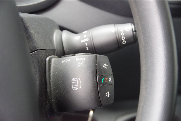 Renault Master BAKWAGEN T35 2.3 dCi 145PK, LAADKLEP, ZIJDEUR, TREKHAAK, CAMERA, NAVI, CRUISE, AIRCO, MEUBELBAK