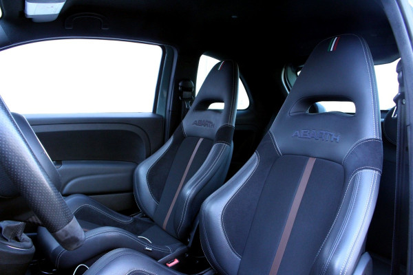 Fiat 500 1.4 T-Jet Abarth 695 70thAnniversary 34.000 km BEATS CARPLAY XENON '20