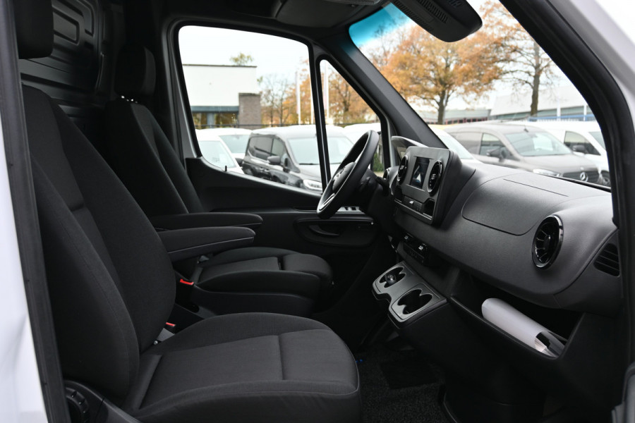 Mercedes-Benz Sprinter 315 CDI L1H1 RWD MBUX met parkeerpakket en camera, Verwarmde voorruit, Etc.