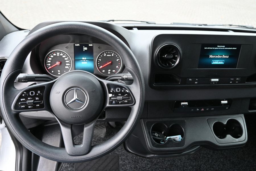 Mercedes-Benz Sprinter 315 CDI L1H1 RWD MBUX met parkeerpakket en camera, Verwarmde voorruit, Etc.