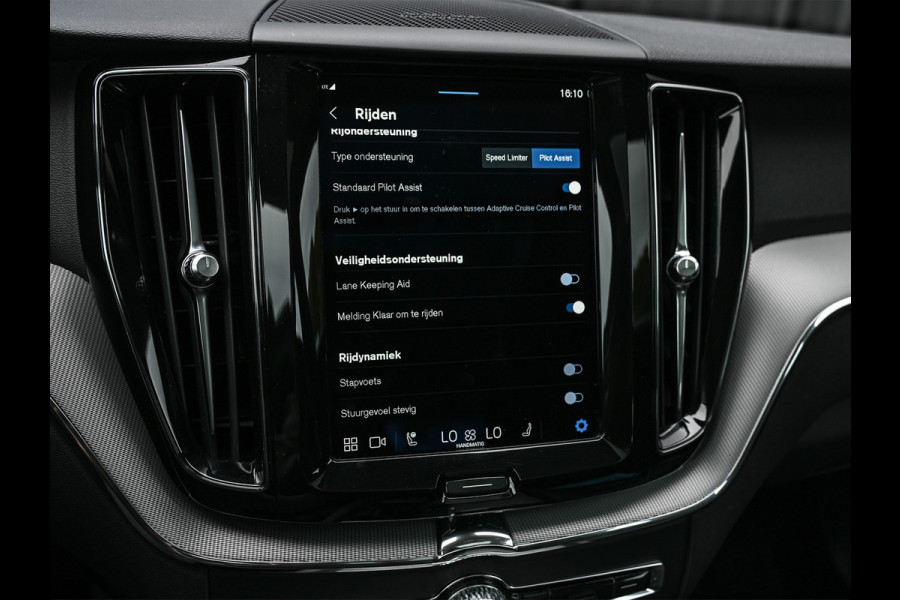 Volvo XC60 2.0 T6 PLUG-IN HYBRID AWD | LONG RANGE | KEYLESS | 360 CAMERA | STOEL- EN STUURVERWARMING | HARMAN/KARDON | ACHTERBANK VERWARMD