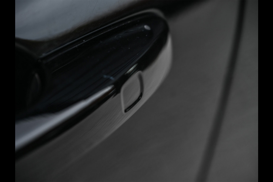 Volvo XC60 2.0 T6 PLUG-IN HYBRID AWD | LONG RANGE | KEYLESS | 360 CAMERA | STOEL- EN STUURVERWARMING | HARMAN/KARDON | ACHTERBANK VERWARMD