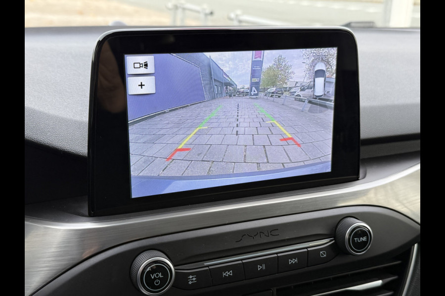 Ford FOCUS Wagon BWJ 2019 | 1.5TDCI 120PK Titanium AUTOMAAT | CAMERA | FULL LED | CLIMA | NAVI | CARPLAY | PRIVACY GLASS | AD CRUISE |