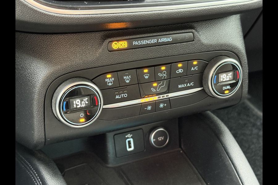 Ford FOCUS Wagon BWJ 2019 | 1.5TDCI 120PK Titanium AUTOMAAT | CAMERA | FULL LED | CLIMA | NAVI | CARPLAY | PRIVACY GLASS | AD CRUISE |