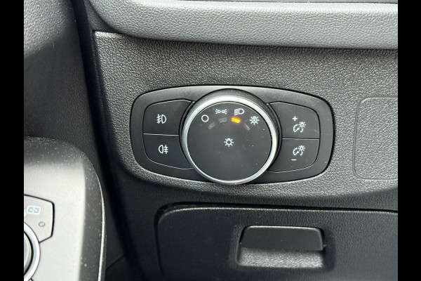 Ford FOCUS Wagon BWJ 2019 | 1.5TDCI 120PK Titanium AUTOMAAT | CAMERA | FULL LED | CLIMA | NAVI | CARPLAY | PRIVACY GLASS | AD CRUISE |