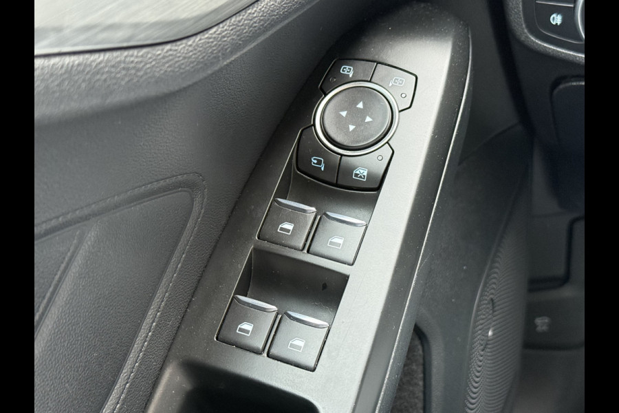 Ford FOCUS Wagon BWJ 2019 | 1.5TDCI 120PK Titanium AUTOMAAT | CAMERA | FULL LED | CLIMA | NAVI | CARPLAY | PRIVACY GLASS | AD CRUISE |