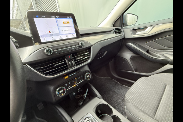 Ford FOCUS Wagon BWJ 2019 | 1.5TDCI 120PK Titanium AUTOMAAT | CAMERA | FULL LED | CLIMA | NAVI | CARPLAY | PRIVACY GLASS | AD CRUISE |