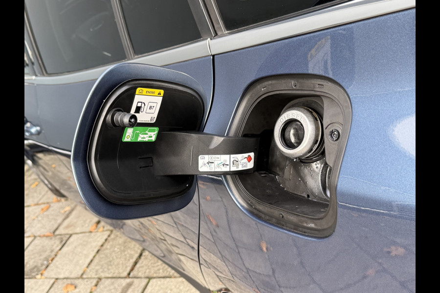 Ford FOCUS Wagon BWJ 2019 | 1.5TDCI 120PK Titanium AUTOMAAT | CAMERA | FULL LED | CLIMA | NAVI | CARPLAY | PRIVACY GLASS | AD CRUISE |