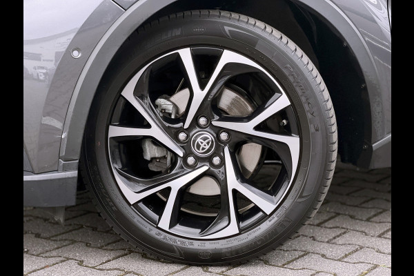 Toyota C-HR 2.0 Hybrid Bi-Tone | CarPlay | Camera | ACC | LED | DAB+ | Keyless | 18 inch