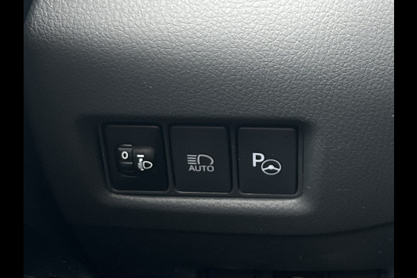 Toyota C-HR 2.0 Hybrid Bi-Tone | CarPlay | Camera | ACC | LED | DAB+ | Keyless | 18 inch