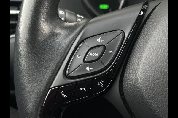 Toyota C-HR 2.0 Hybrid Bi-Tone | CarPlay | Camera | ACC | LED | DAB+ | Keyless | 18 inch