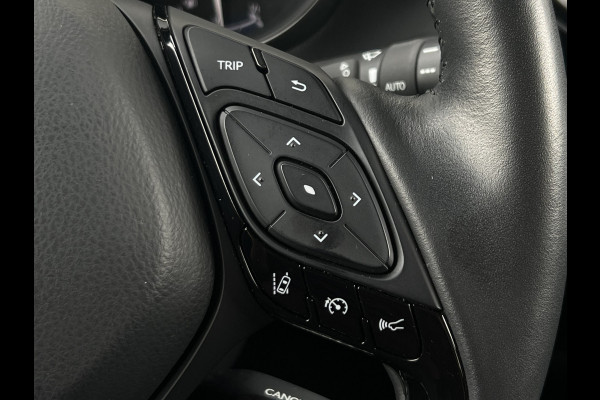 Toyota C-HR 2.0 Hybrid Bi-Tone | CarPlay | Camera | ACC | LED | DAB+ | Keyless | 18 inch